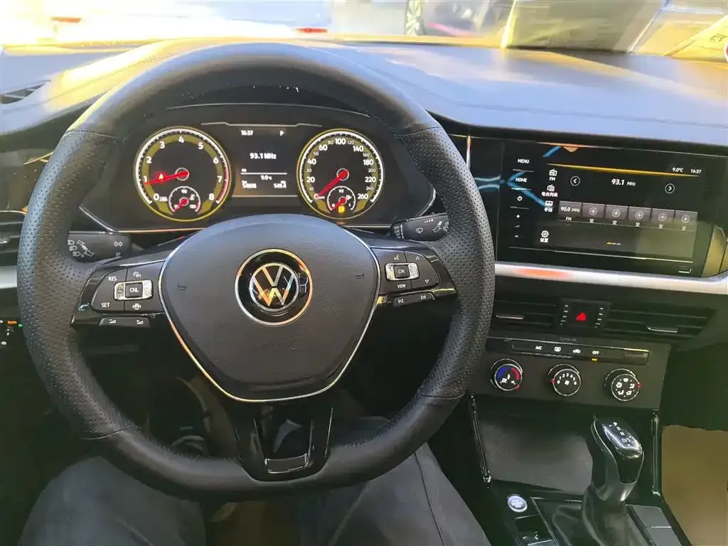 Volkswagen Passat 2021 из CN, фото 10