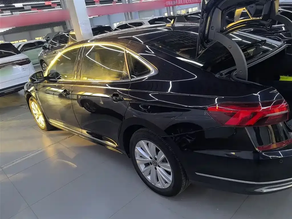 Volkswagen Passat 2021 из CN, фото 5