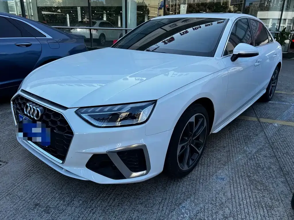 Audi A4L 2023 из CN, фото 1