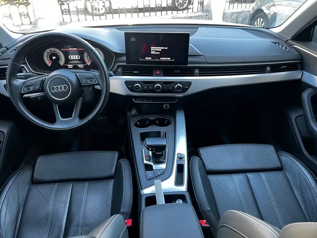 Audi A4L 2023 из CN, фото 6