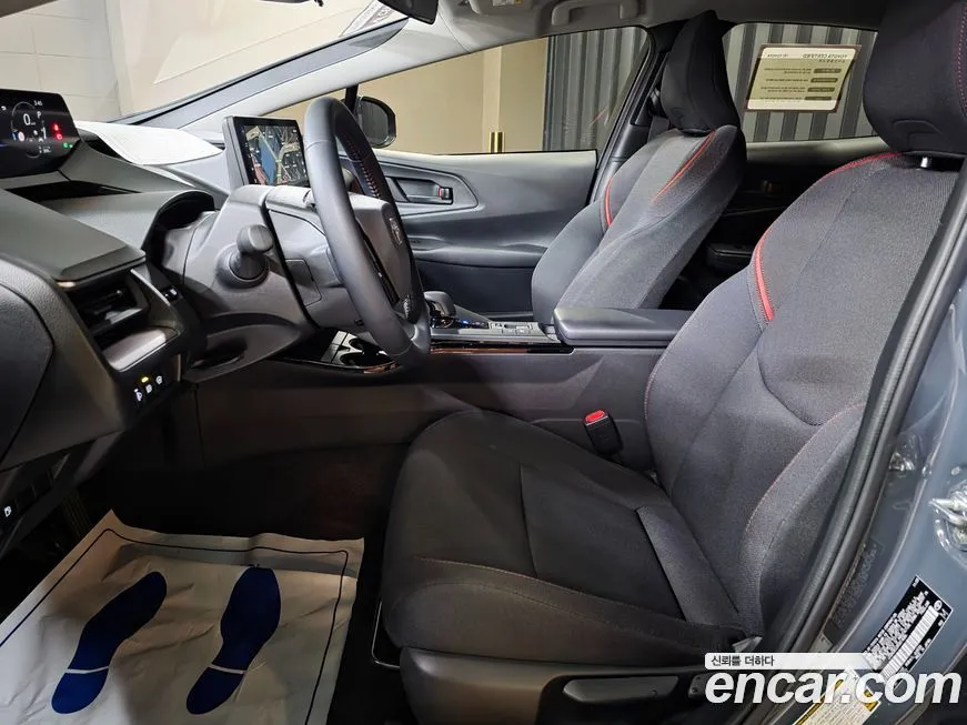 Toyota Prius 2024 из KR, фото 10