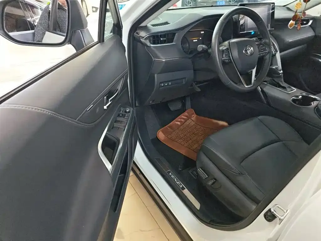 Toyota Venza 2022 из CN, фото 9