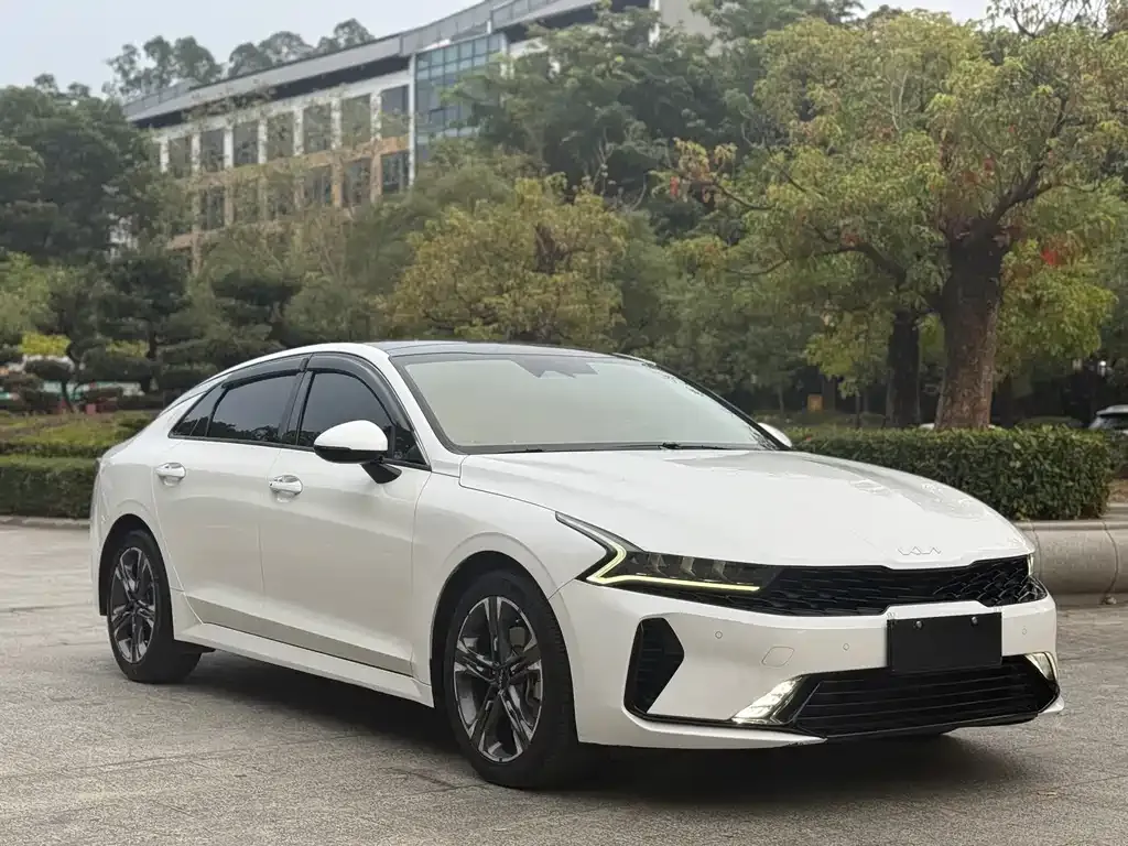 Kia K5 2023 из CN, фото 3