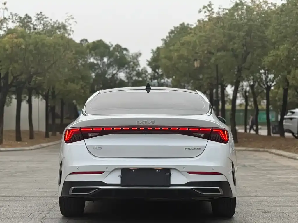 Kia K5 2023 из CN, фото 5