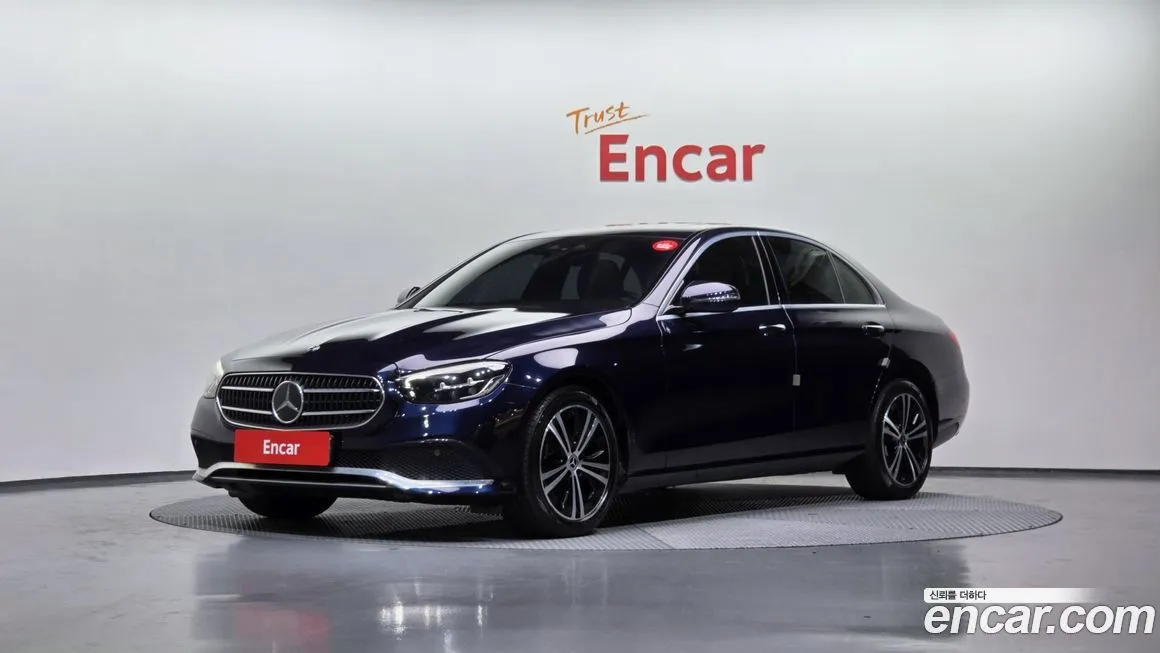 Mercedes-Benz E-Class — фото 1