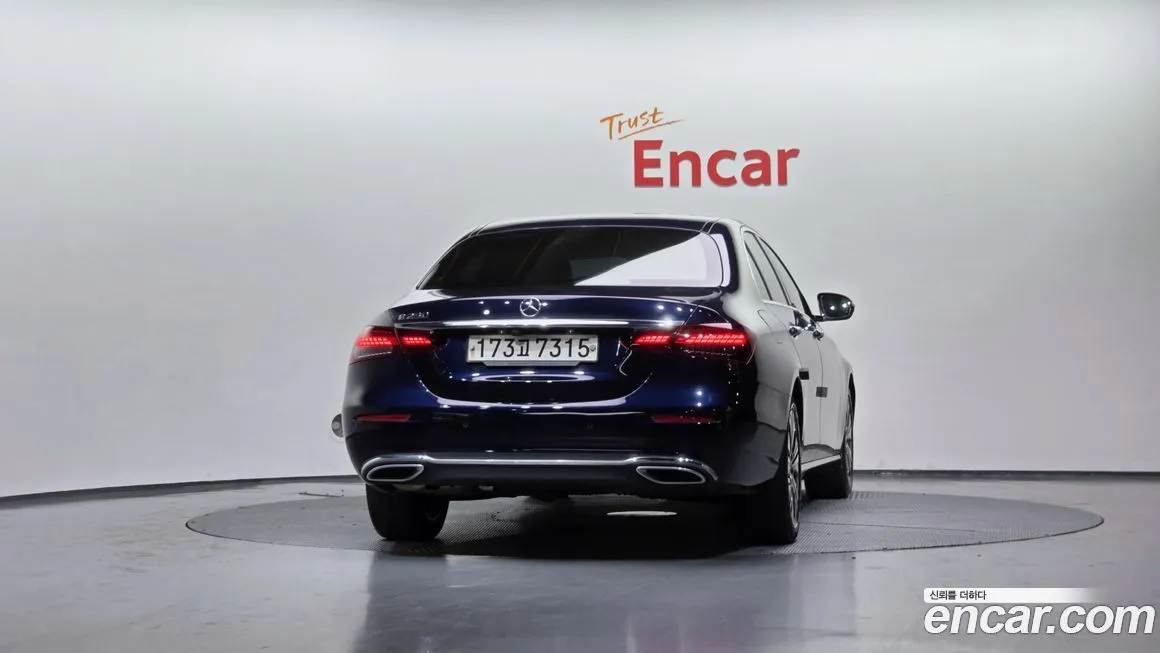 Mercedes-Benz E-Class — фото 4