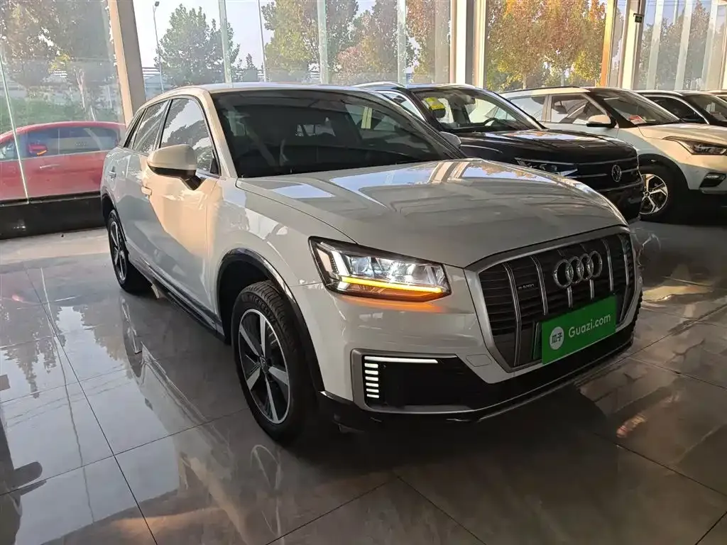 Audi Q2L e-tron — фото 4