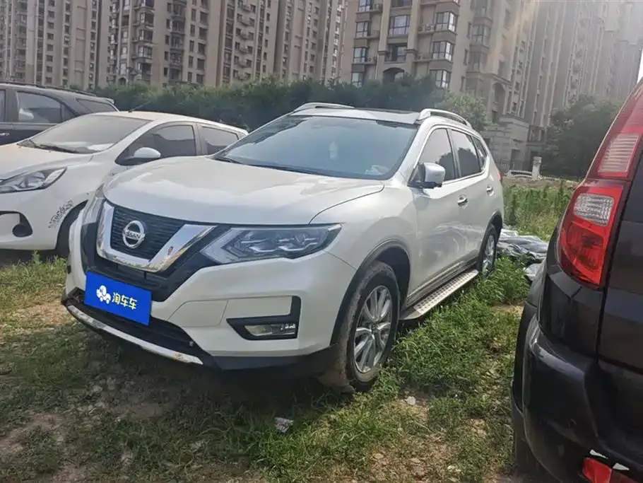 Nissan X-Trail — фото 1