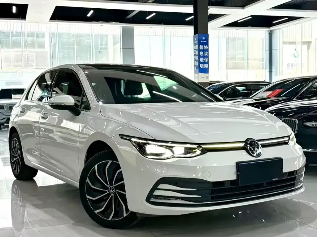 Volkswagen Golf 2022 из CN, фото 2