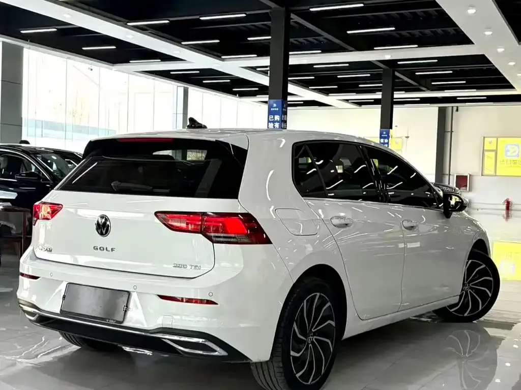 Volkswagen Golf 2022 из CN, фото 5