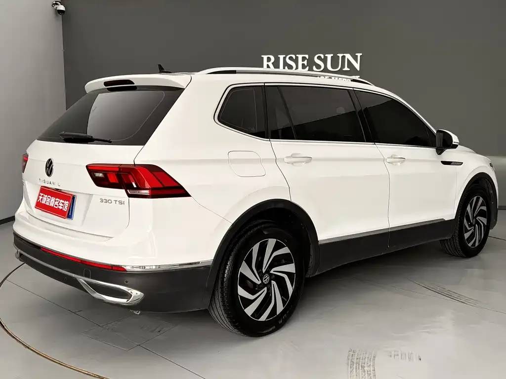 Volkswagen Tiguan L — фото 6