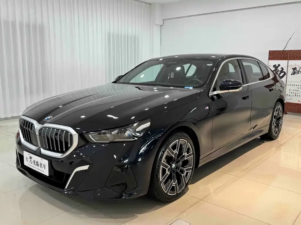 BMW 5 Series 2025 из CN, фото 1