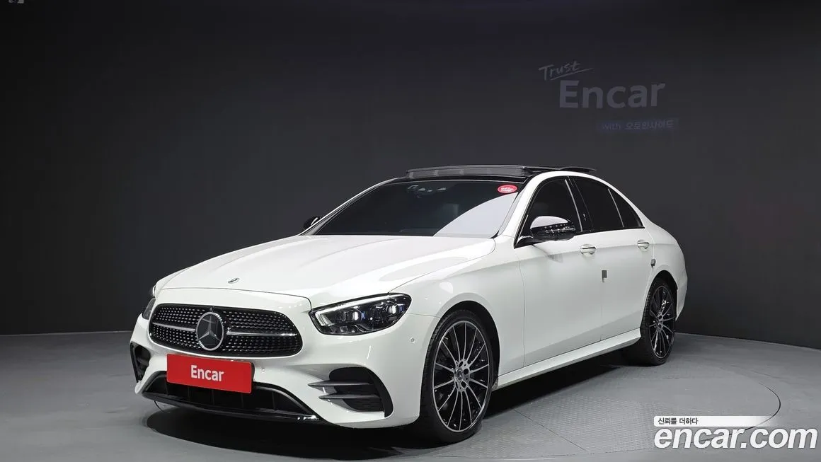 Mercedes-Benz E-Class — фото 1