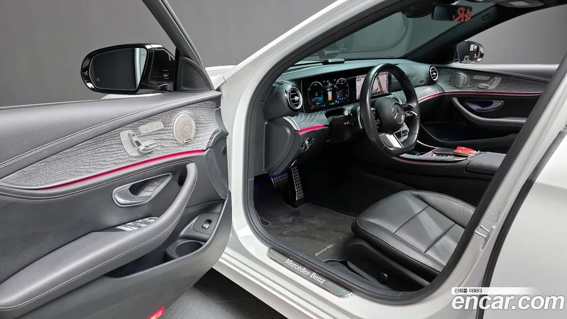 Mercedes-Benz E-Class — фото 10