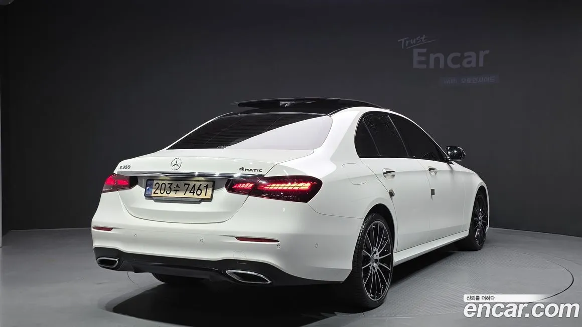 Mercedes-Benz E-Class — фото 2