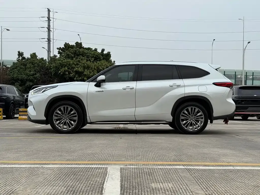 Toyota Highlander 2022 из CN, фото 2