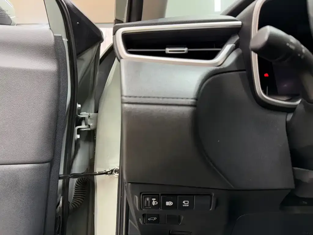 Toyota Corolla Cross 2022 из CN, фото 9