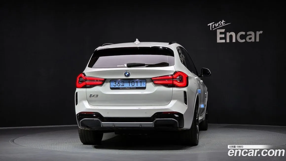 BMW iX3 — фото 4
