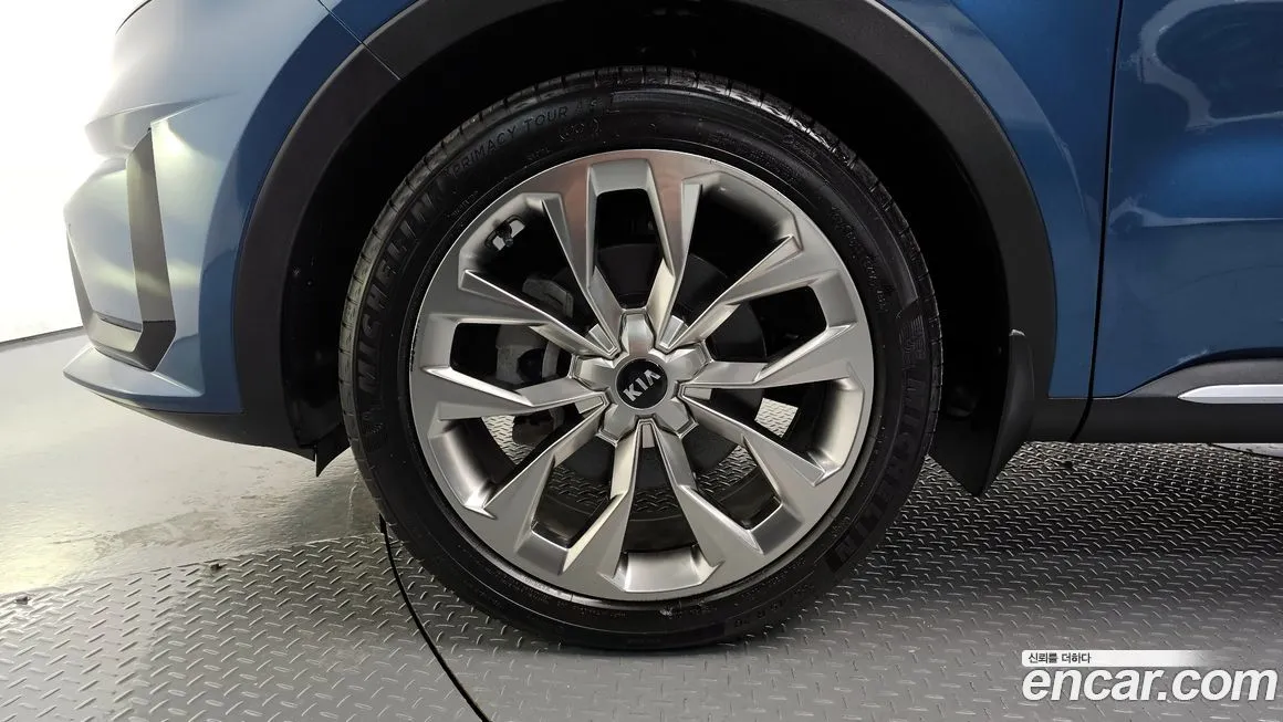 Kia Sorento — фото 5