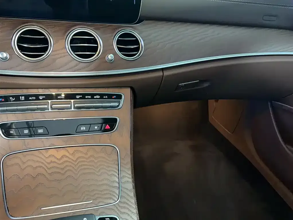 Mercedes-Benz E-Class 2022 из CN, фото 3