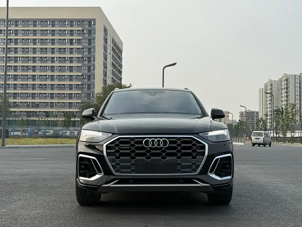 Audi Q5L — фото 2