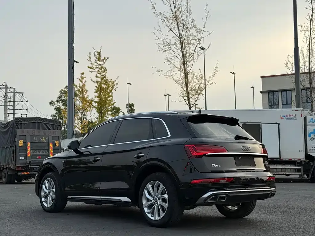 Audi Q5L — фото 4