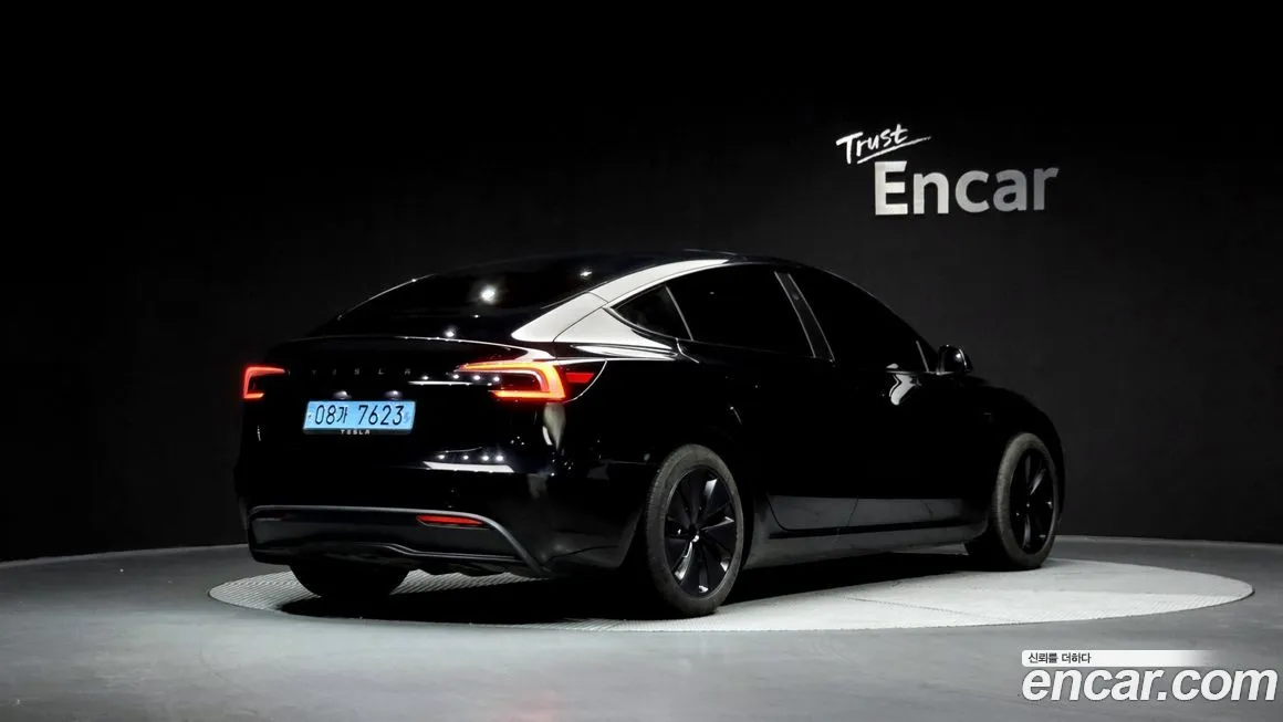 Tesla Model 3 2024 из KR, фото 2