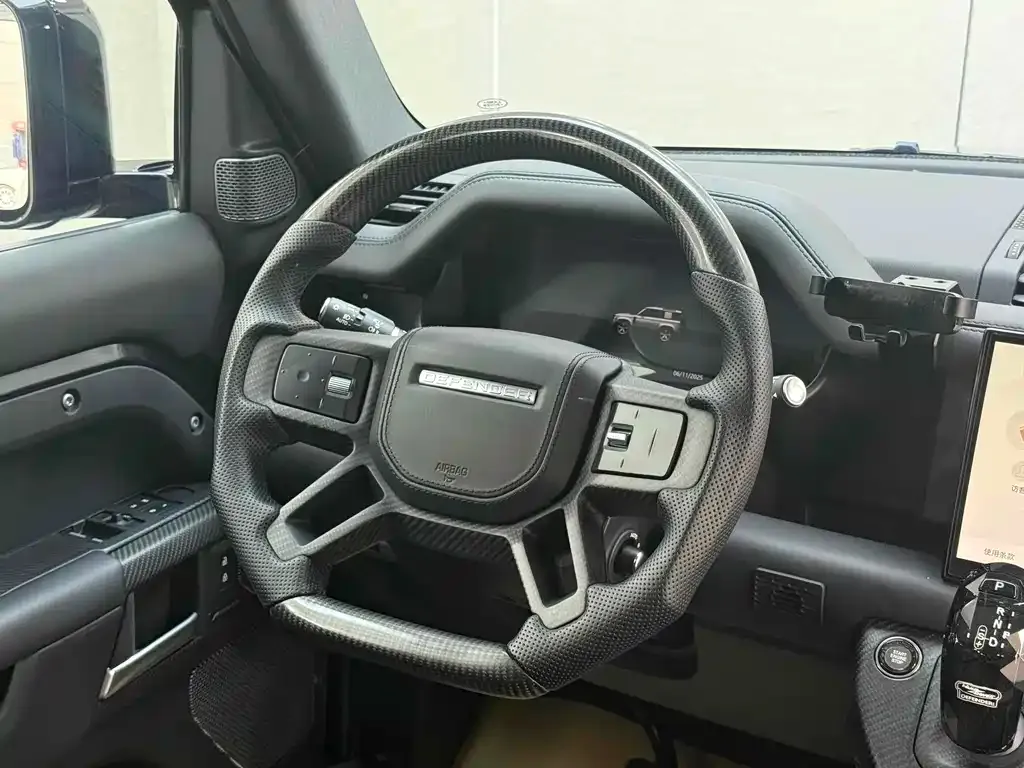 Land Rover Defender — фото 10