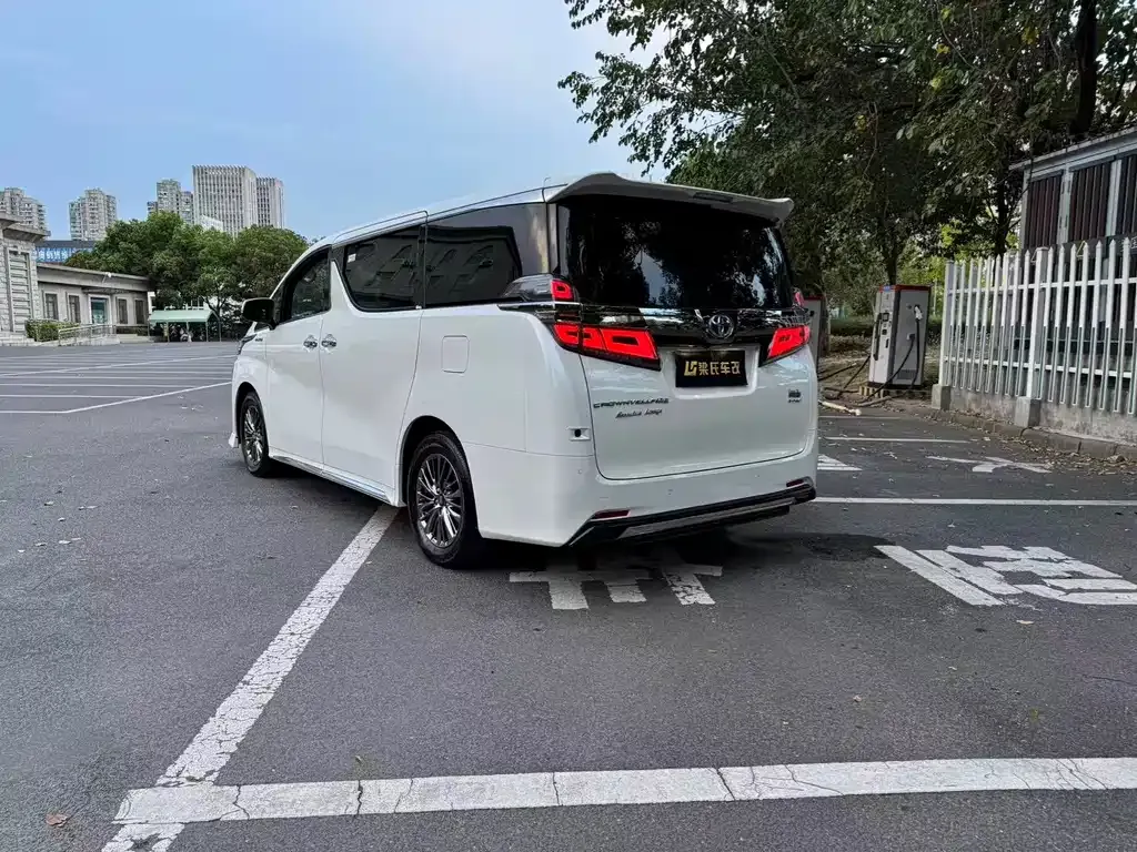 Toyota Vellfire 2021 из CN, фото 4