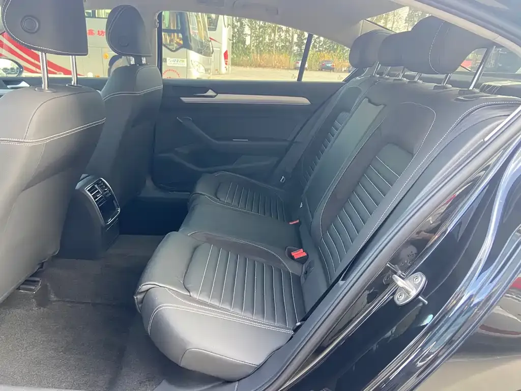 Volkswagen Magotan 2022 из CN, фото 5
