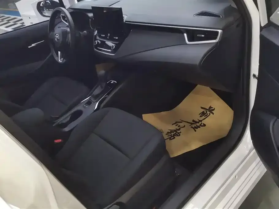 Toyota Corolla 2025 из CN, фото 8