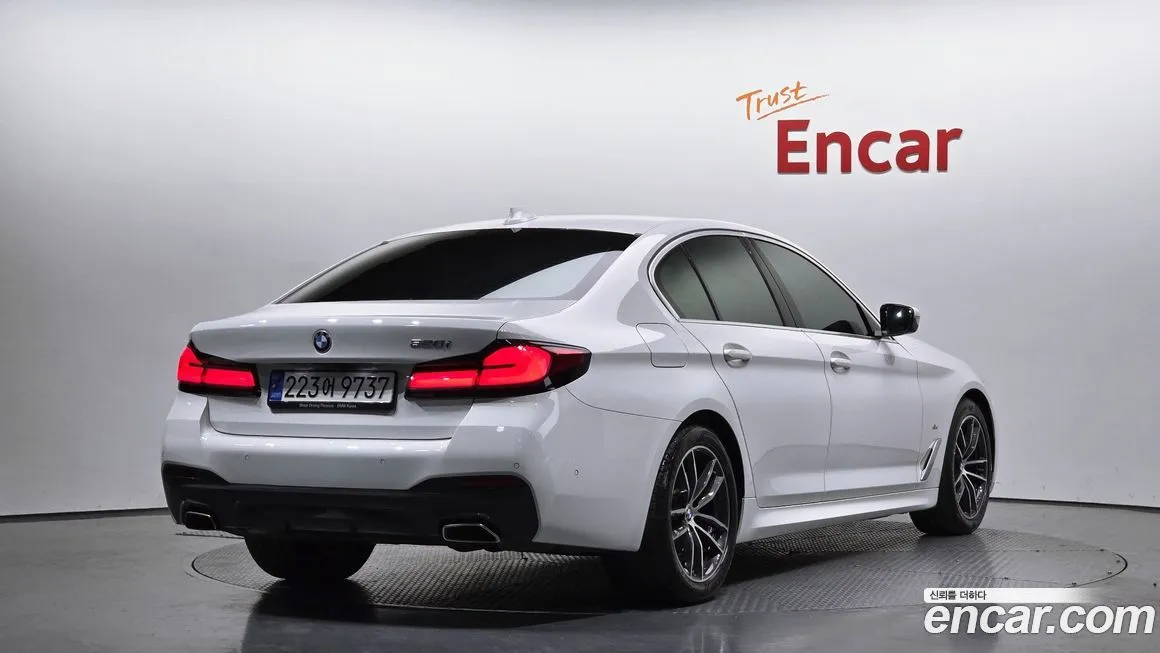 BMW 5-Series 2022 из KR, фото 2