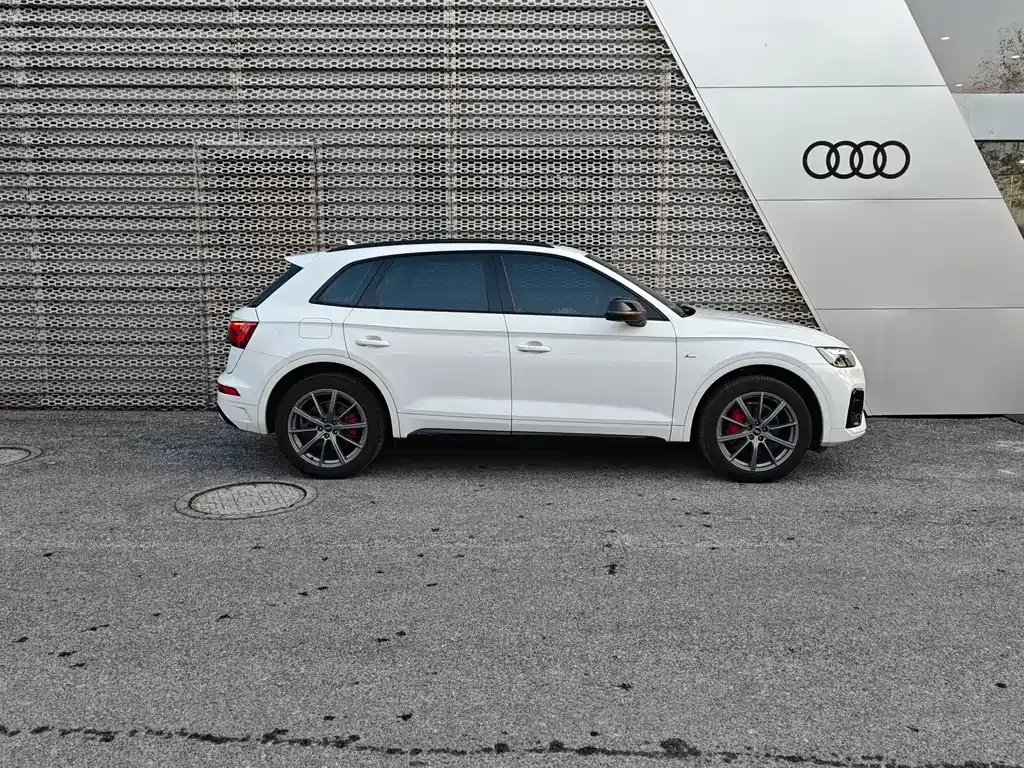 Audi Q5L 2022 из CN, фото 3