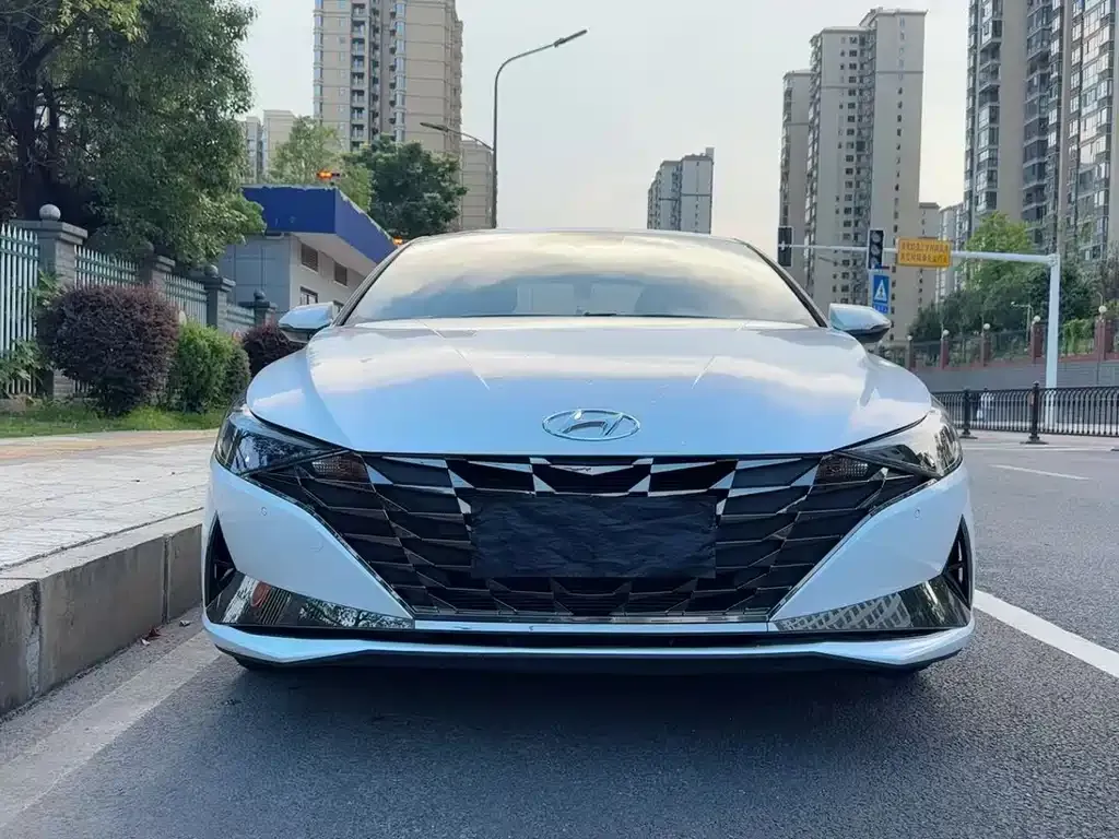 Hyundai Elantra 2023 из CN, фото 2