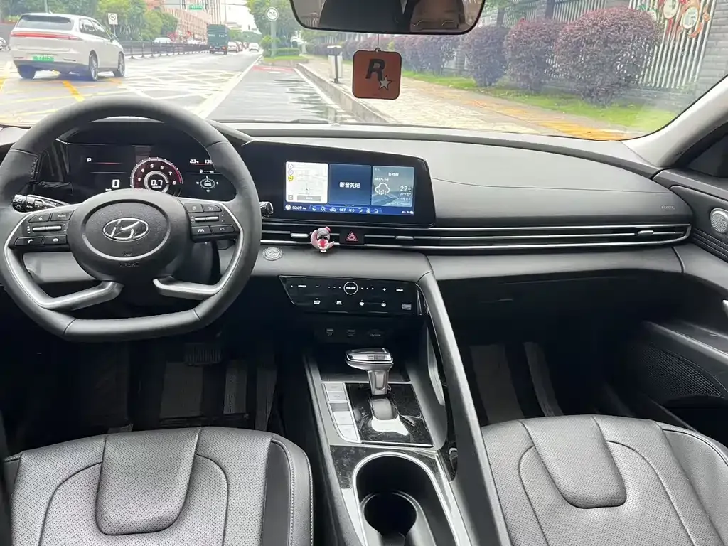 Hyundai Elantra 2023 из CN, фото 5