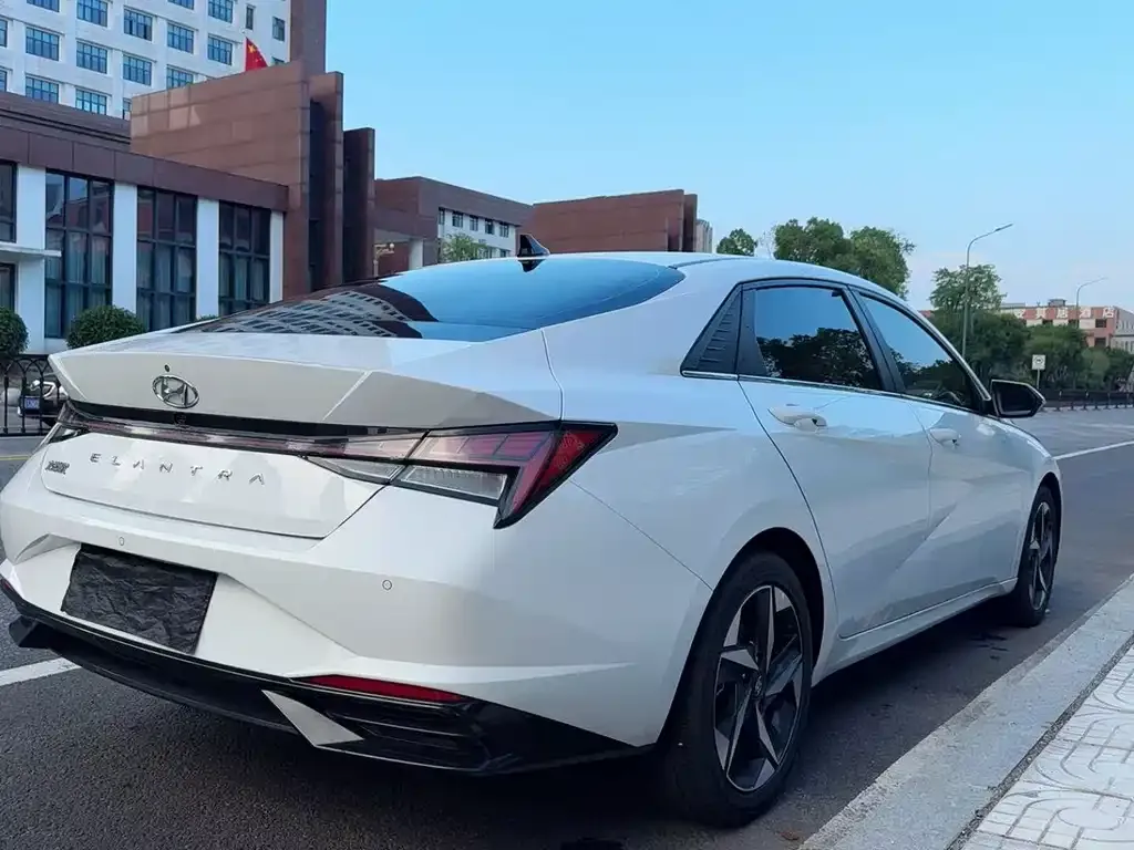 Hyundai Elantra 2023 из CN, фото 7
