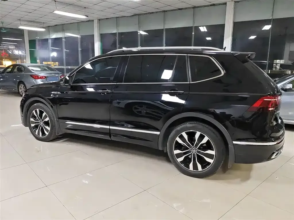 Volkswagen Tiguan L 2022 из CN, фото 5