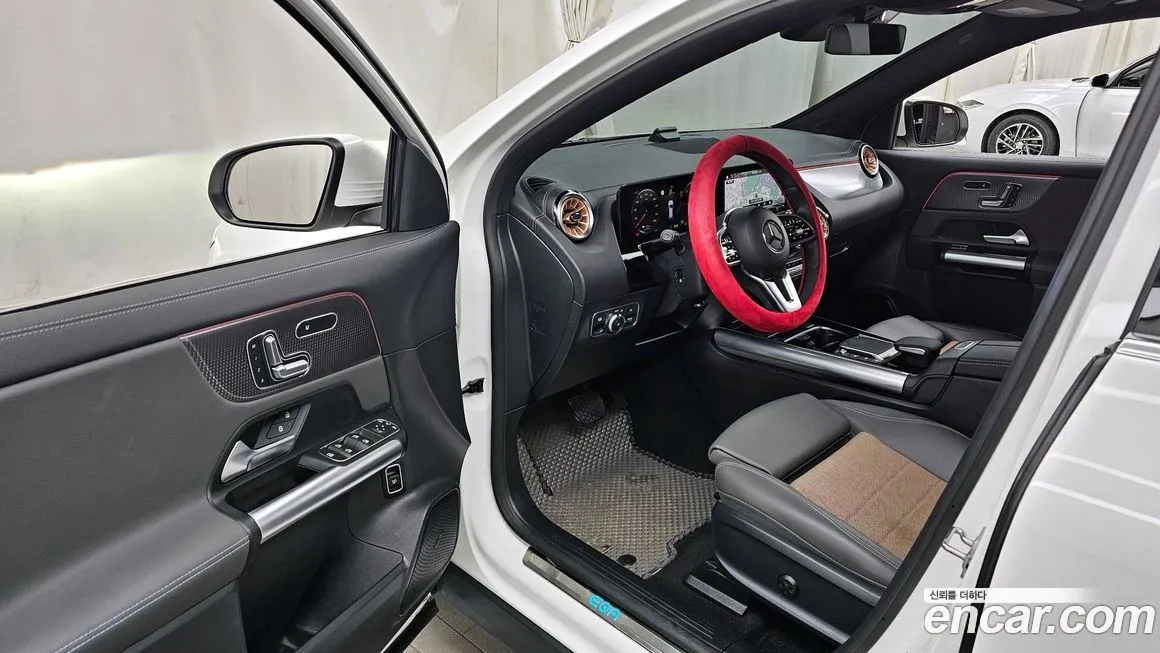 Mercedes-Benz EQA — фото 10