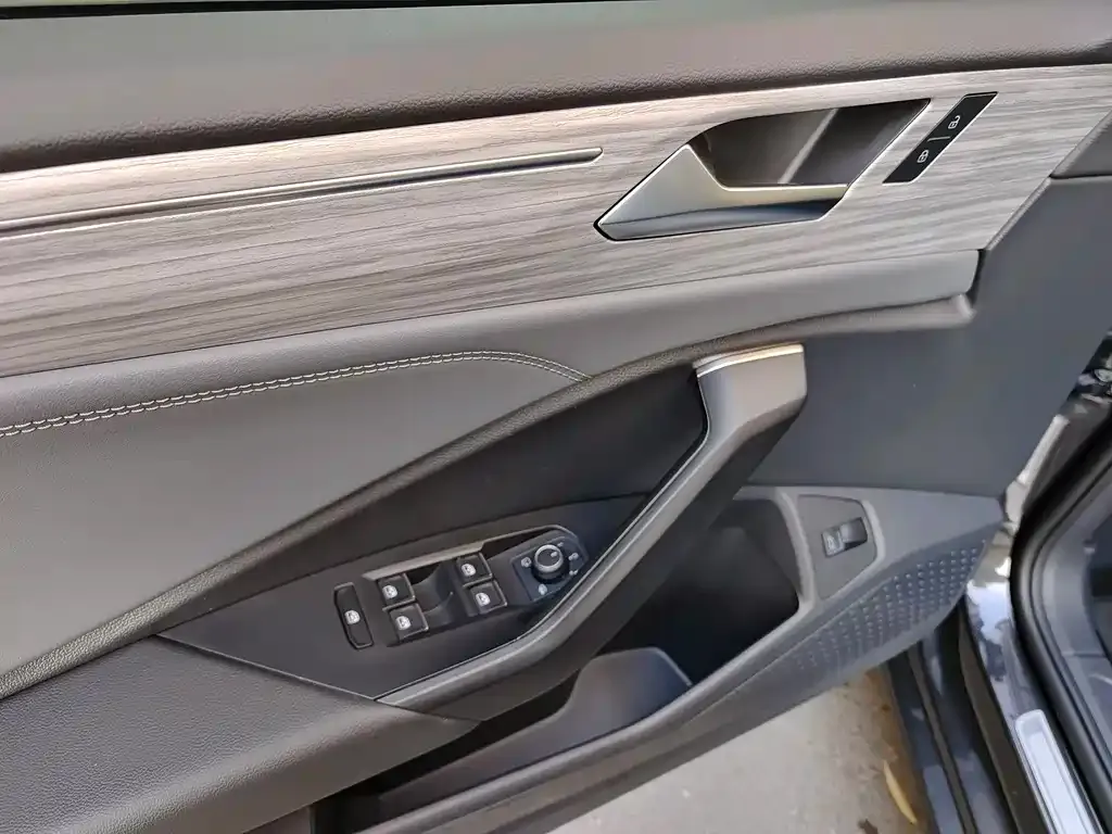 Volkswagen Sagitar 2023 из CN, фото 9