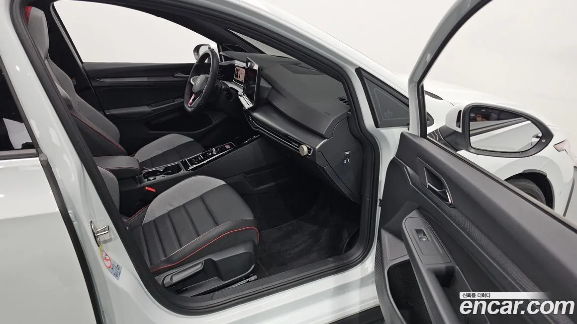 Volkswagen Golf 2025 из KR, фото 10