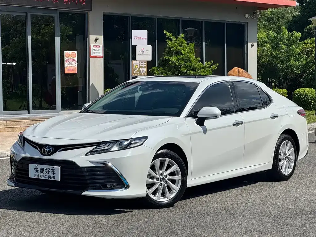 Toyota Camry 2023 из CN, фото 1