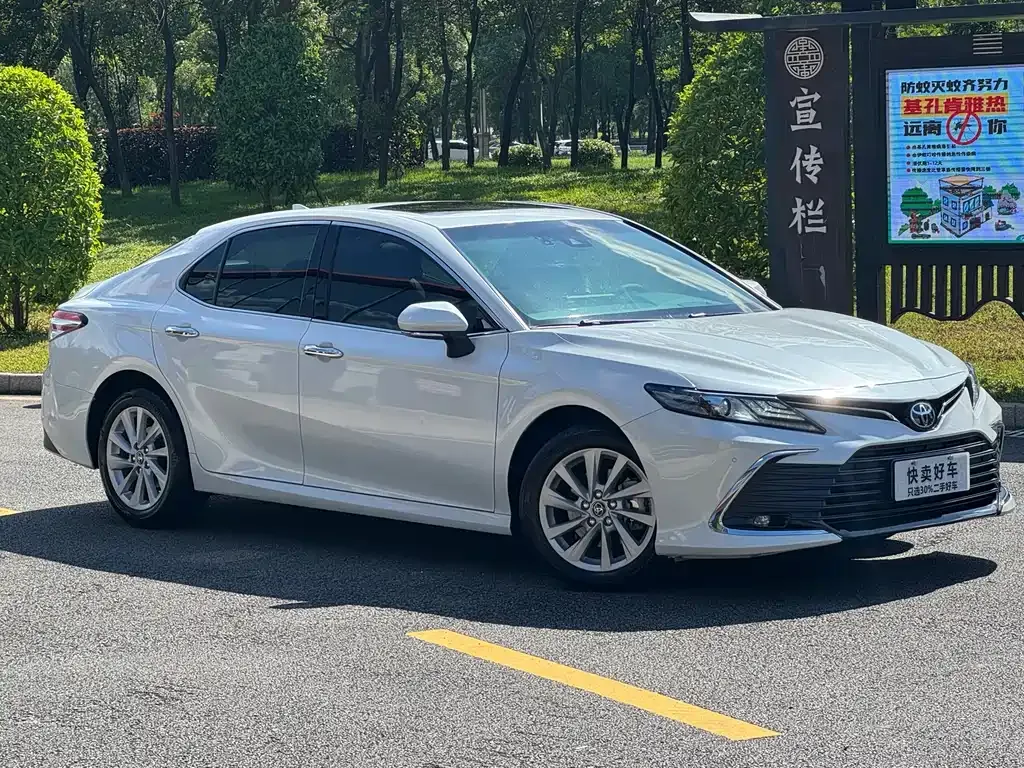 Toyota Camry 2023 из CN, фото 4