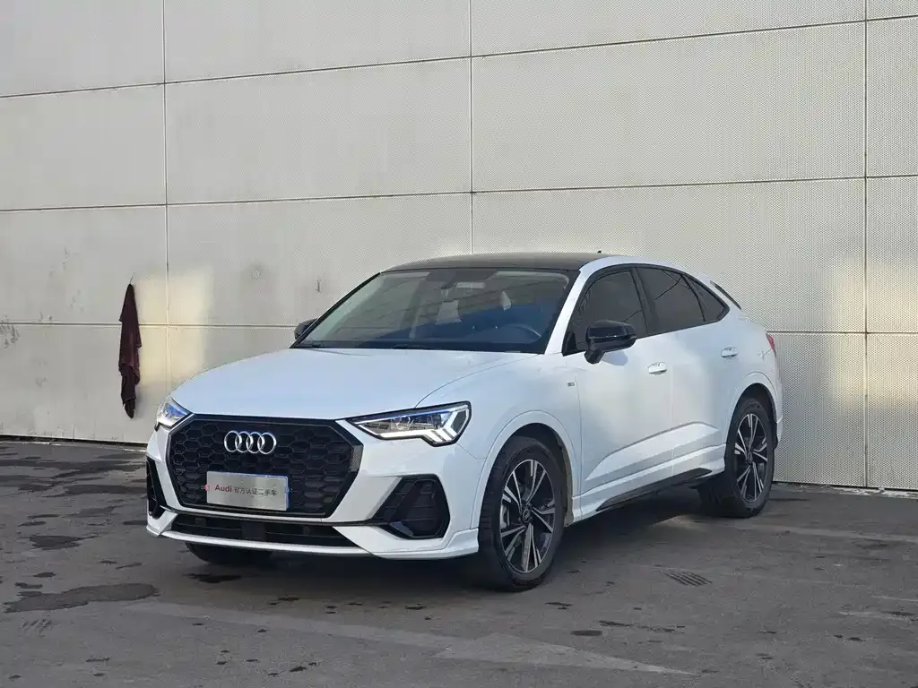 Audi Q3 Sportback 2022 из CN, фото 1