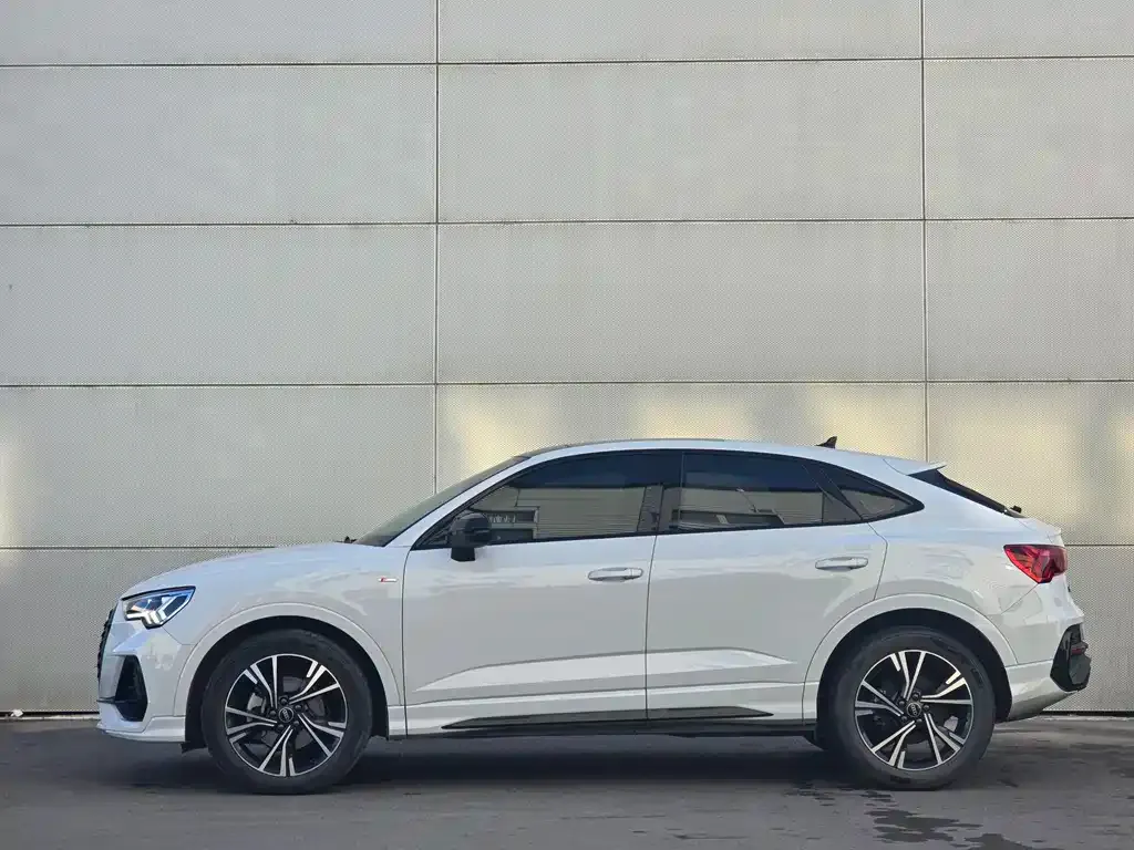 Audi Q3 Sportback 2022 из CN, фото 10