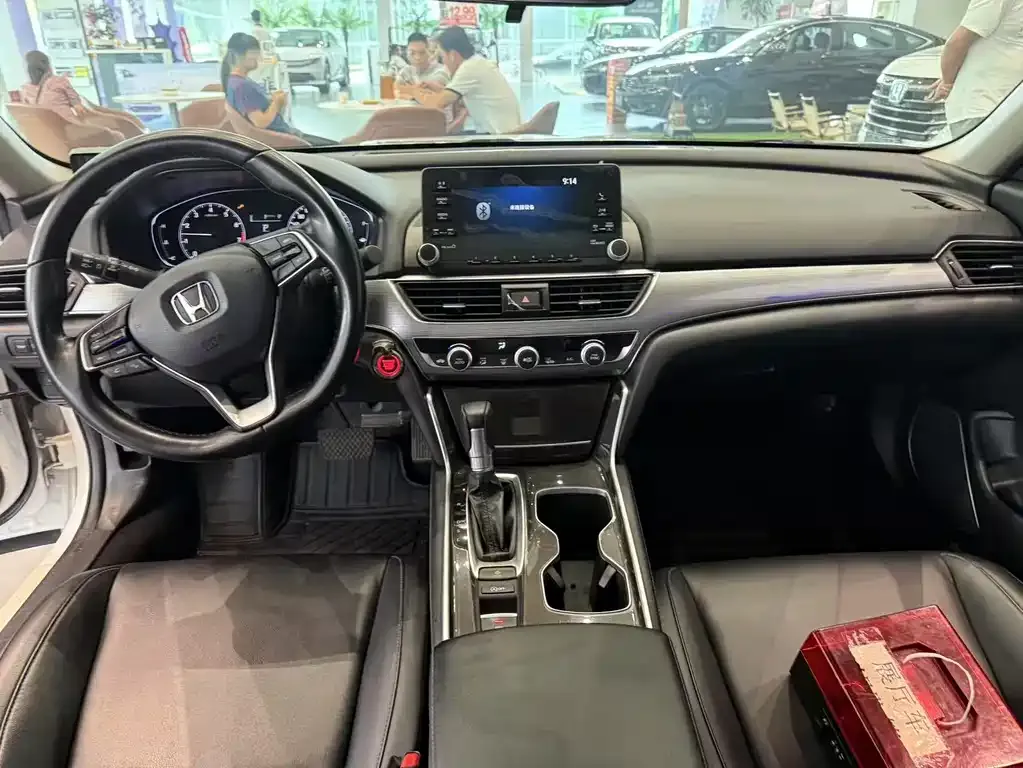 Honda Accord — фото 2