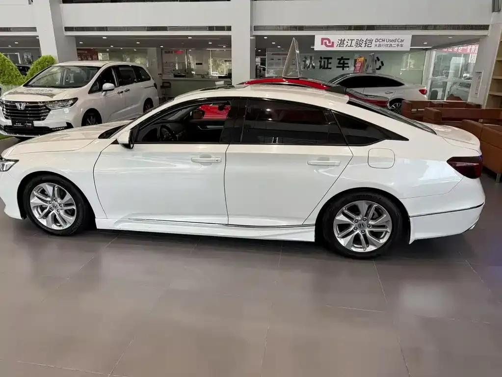 Honda Accord — фото 7