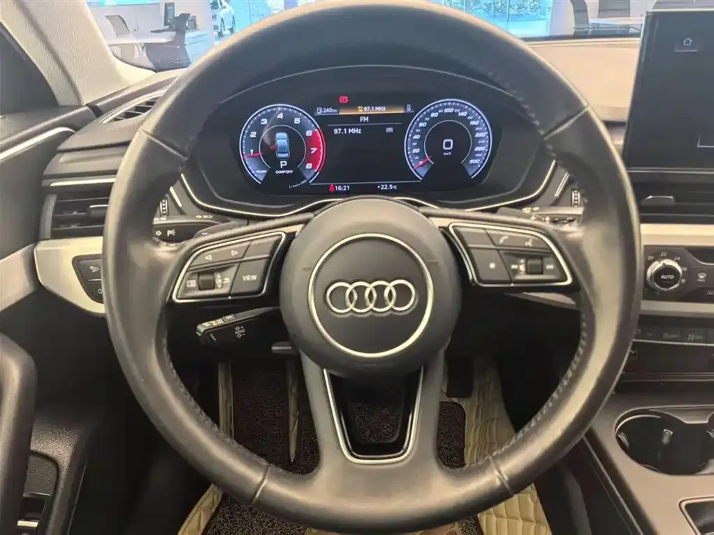 Audi A4L 2021 из CN, фото 10
