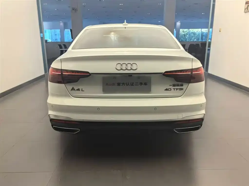 Audi A4L 2021 из CN, фото 5