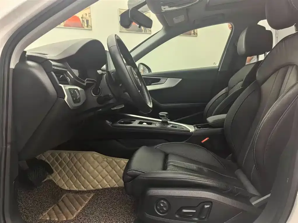 Audi A4L 2021 из CN, фото 6