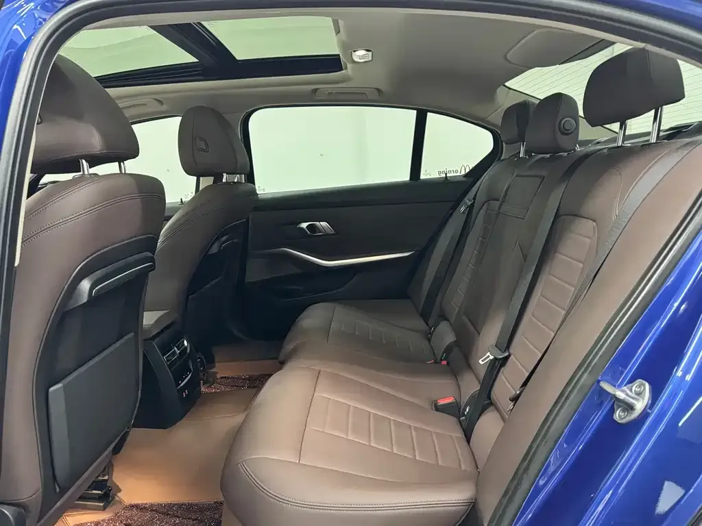 BMW 3 Series 2021 из CN, фото 10